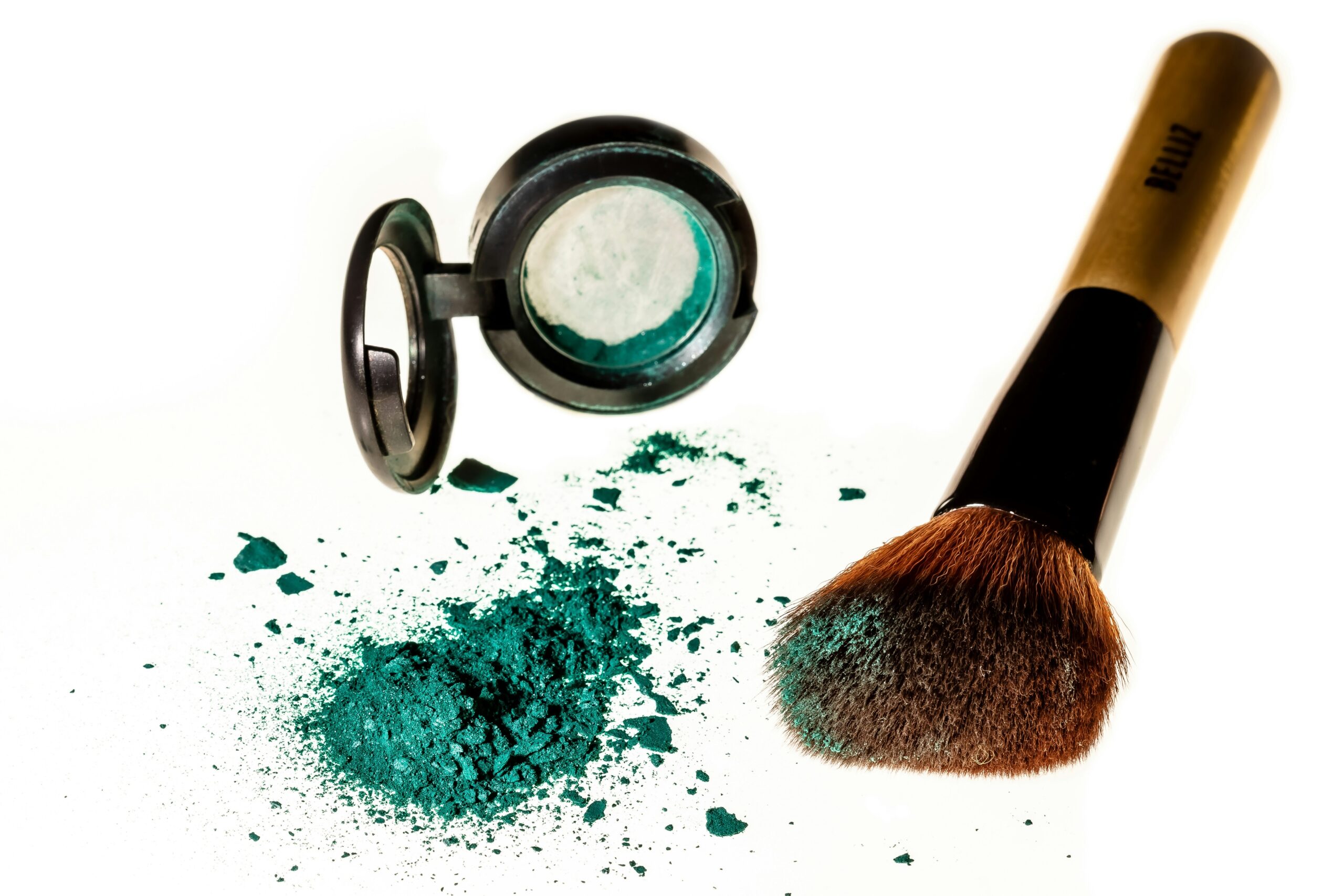 Comparison table highlighting various waterproof makeup options.