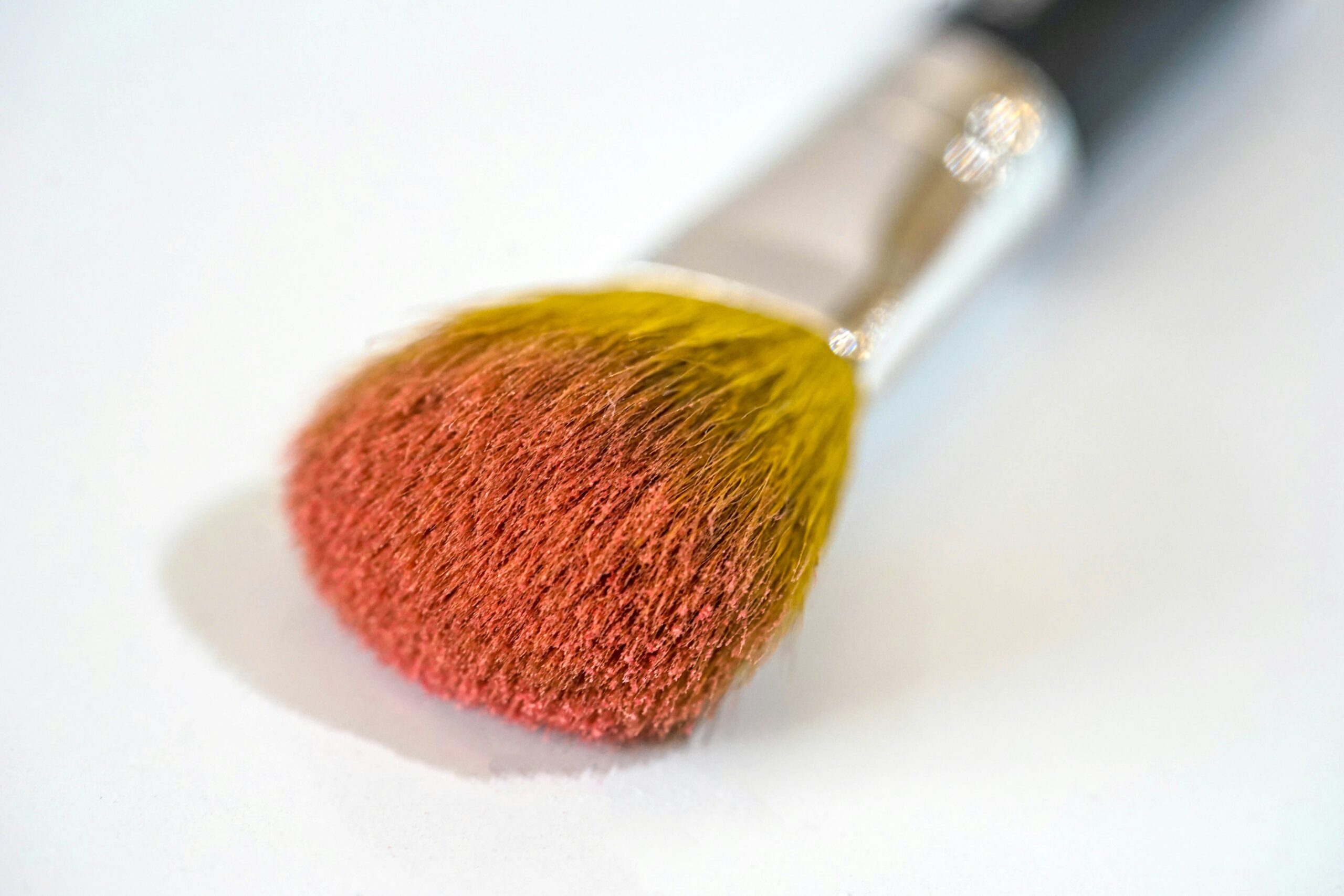 Comparison table highlighting pros and cons of gel vs. liquid liners.