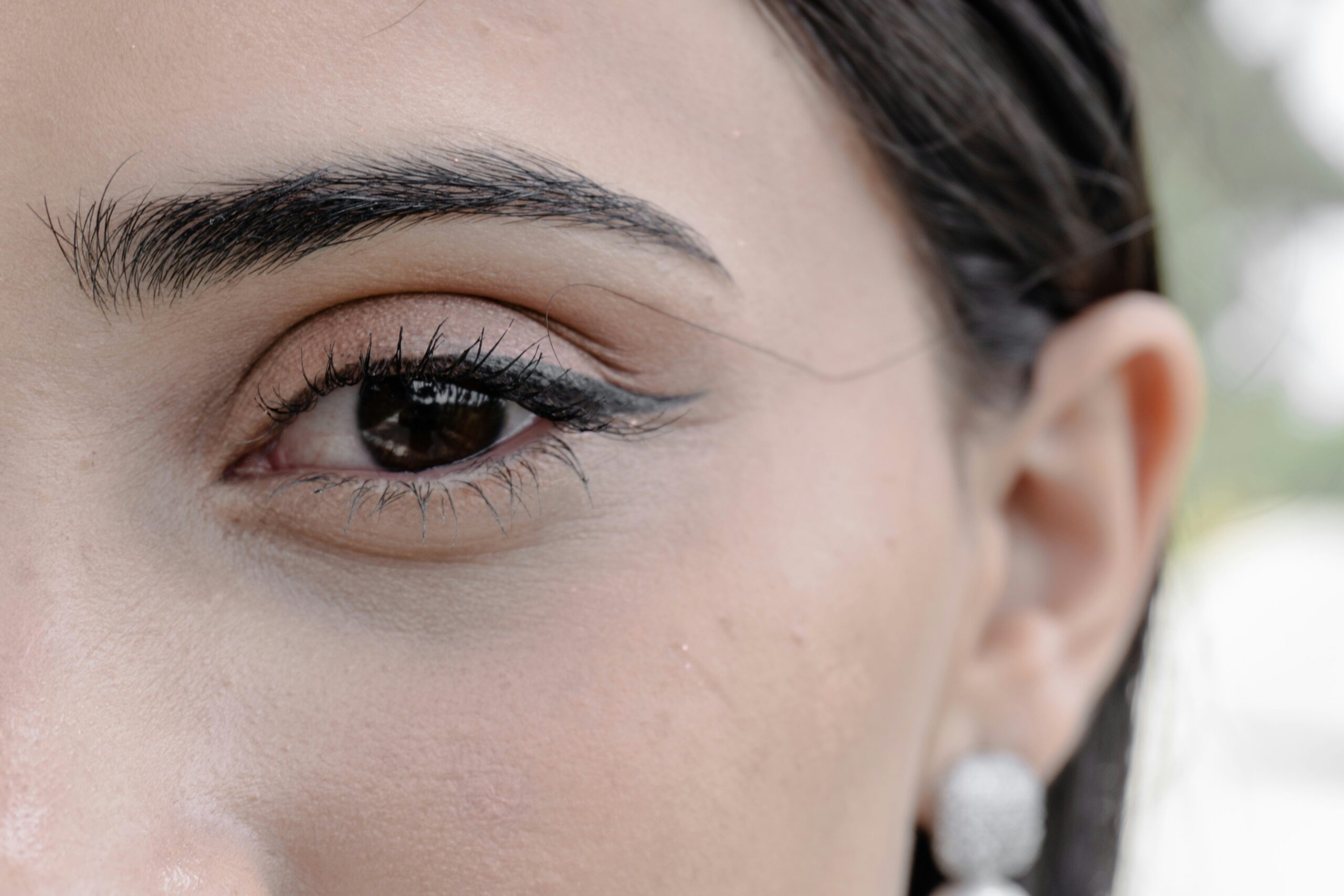Why Does Your Eye Pencil Smudge? Discover the Secret to a Perfect Anti-Smudge Eye Pencil Look