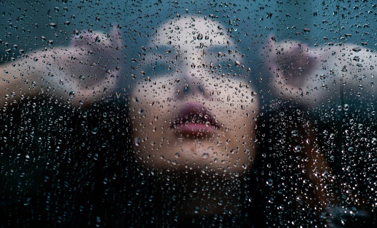 Flowchart detailing step-by-step instructions for applying resistant to drizzle makeup