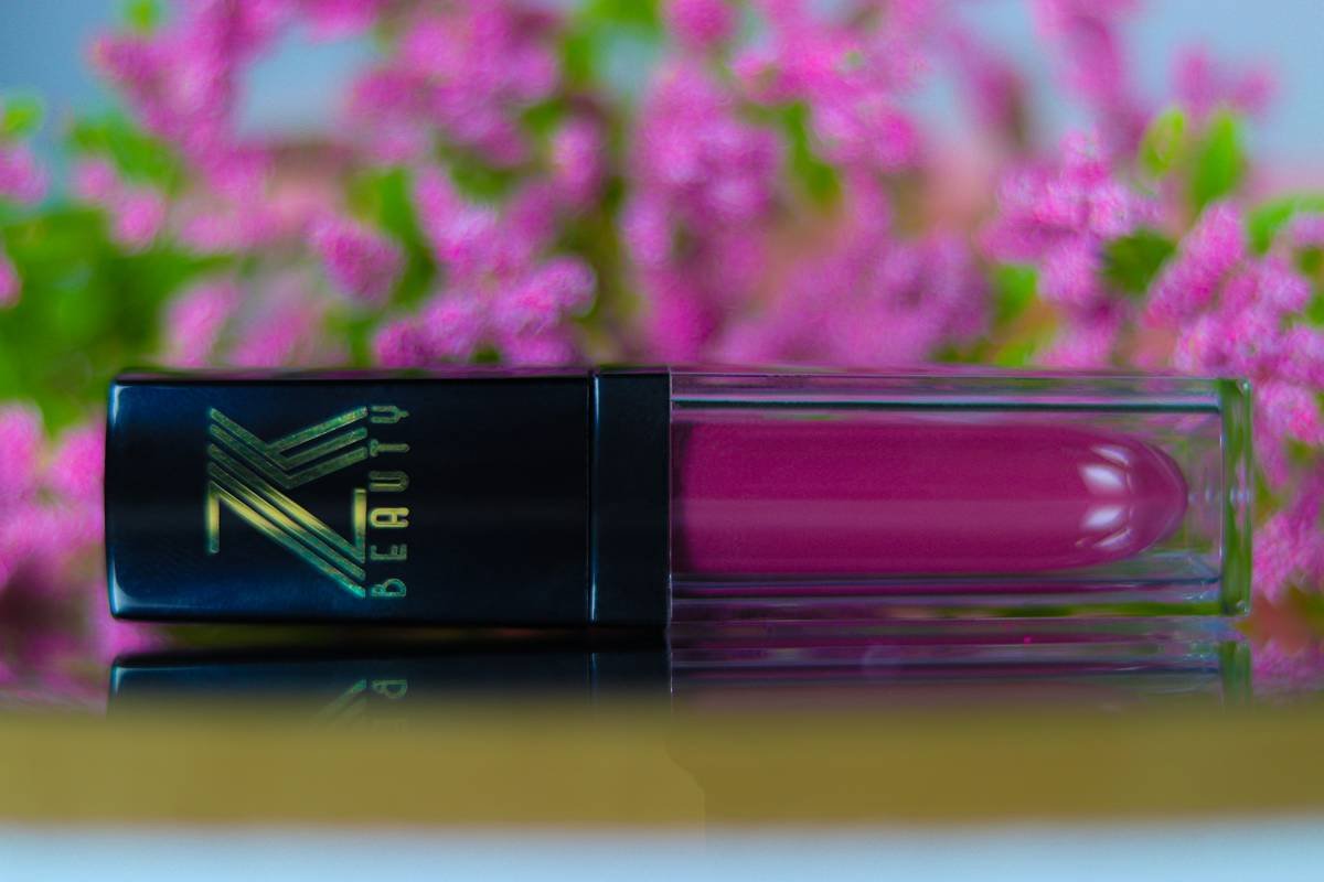 Why Your Extended Wear Gloss Keeps Failing (And How to Fix It for Good)