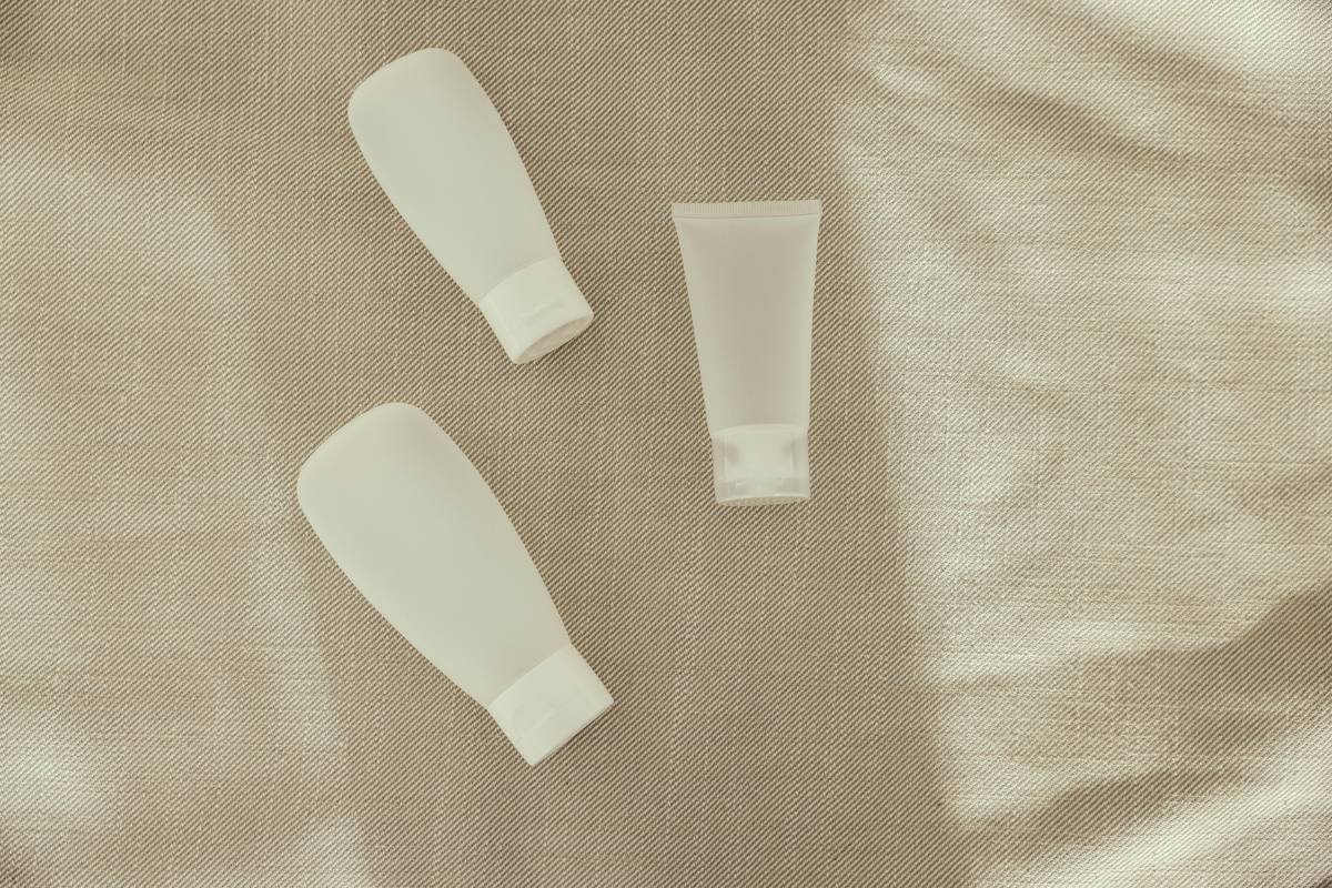 Why Your Lip Gloss Melts Off in Fog—and How to Fix It with Fog Proof Gloss