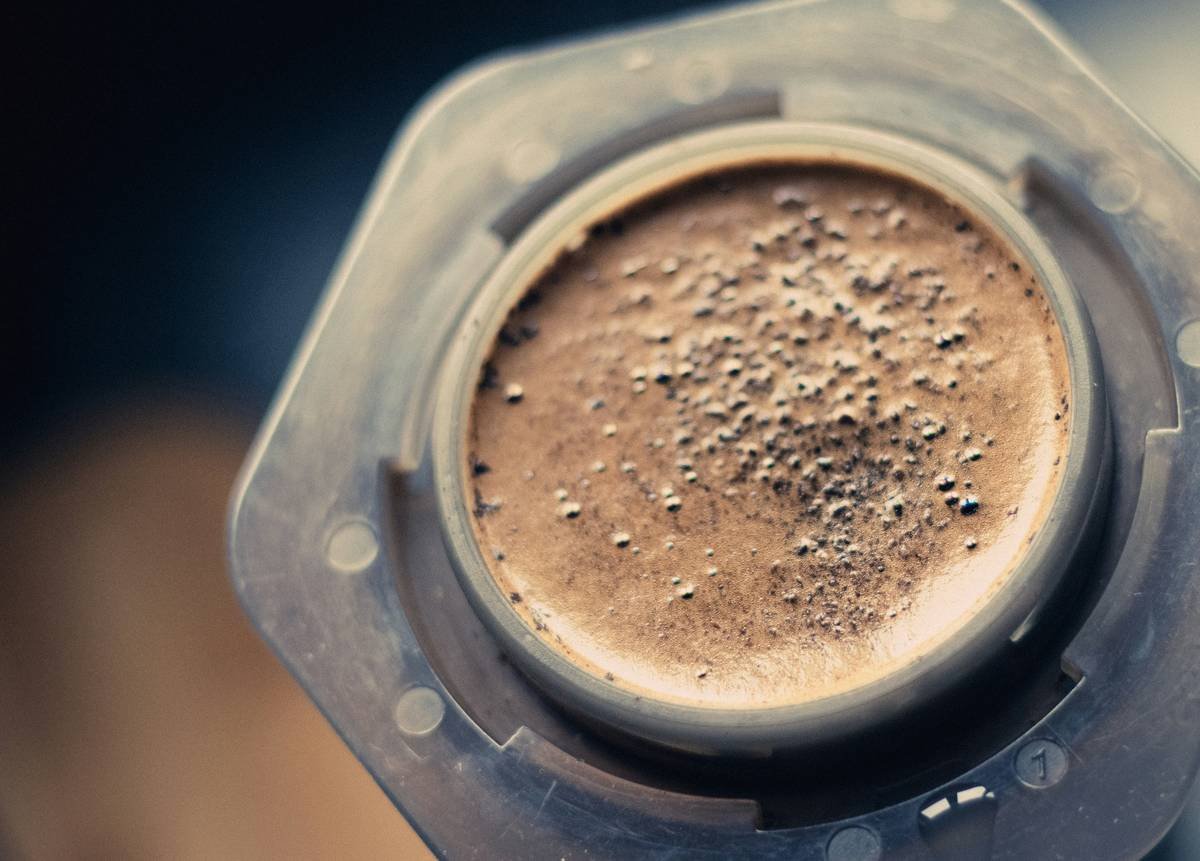 Why Your “Waterproof” Makeup Melts in Humidity—And How a Cloud Resistant Palette Actually Saves the Day