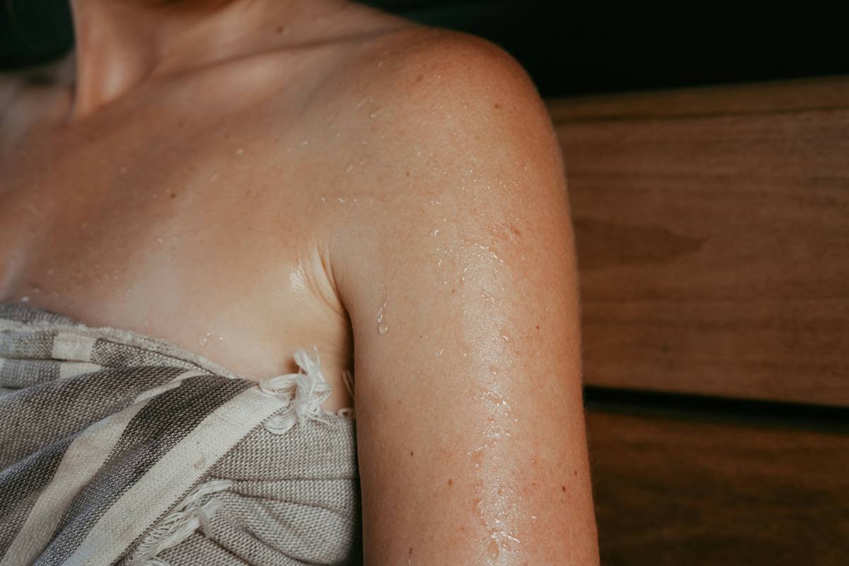 Heat Proof Palette: Your Summer-Proof Secret for Flawless, Sweat-Resistant Makeup